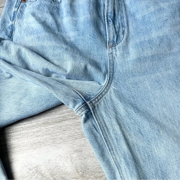 American  Eagle Light Wash High Waist Baggy Jean Distressed - Picture 5 of 12